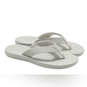 Bench Light Gray Flip Flops